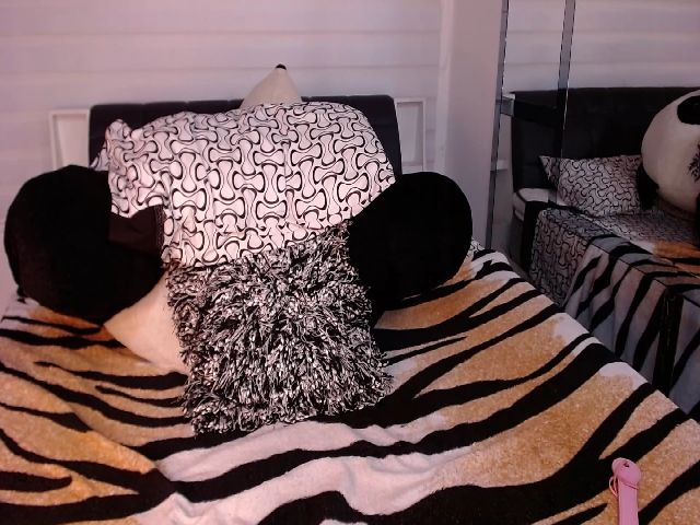 Live sex webcam photo for Evelyn_Evelyn #254843143