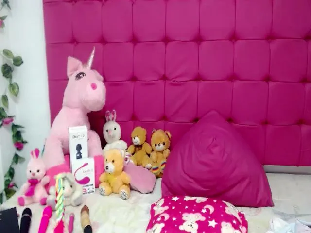 Live sex webcam photo for Pink_queenn #259816571