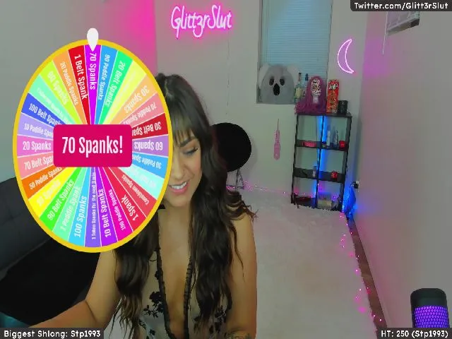 Live sex webcam photo for Glitt3rSlut #258397815