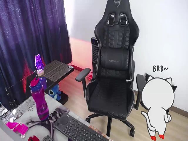 Live sex webcam photo for BiancaMiller #258733722