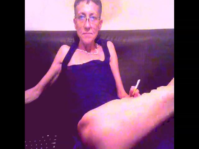 Live sex webcam photo for Sexygeny #255414066