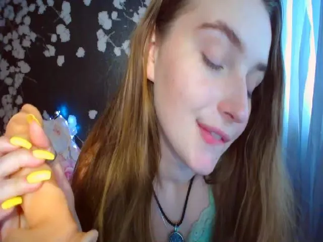 Live sex webcam photo for NikkySonge #253739926
