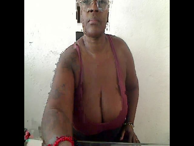 Live sex webcam photo for Assbigxhot9 #255666022