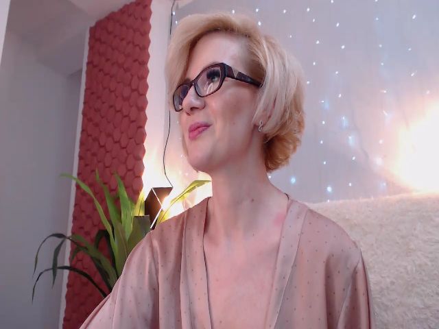 Live sex webcam photo for Emilyanders85 #263285290