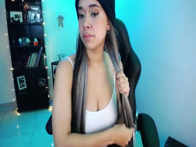 Live sex webcam photo for Anyablack2 #263915888