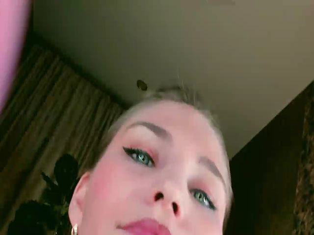 Live sex webcam photo for KhimeraRose #258663174