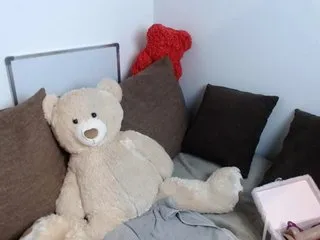 Live sex webcam photo for Evelyn7 #240717925