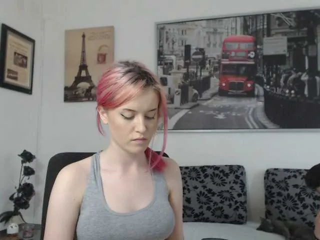 Live sex webcam photo for YoungCrazyHot #243400623