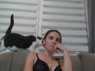 Live sex webcam photo for cleophee #287941945