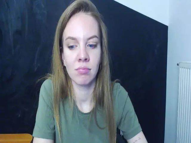 Live sex webcam photo for HappySecret_ #253153406