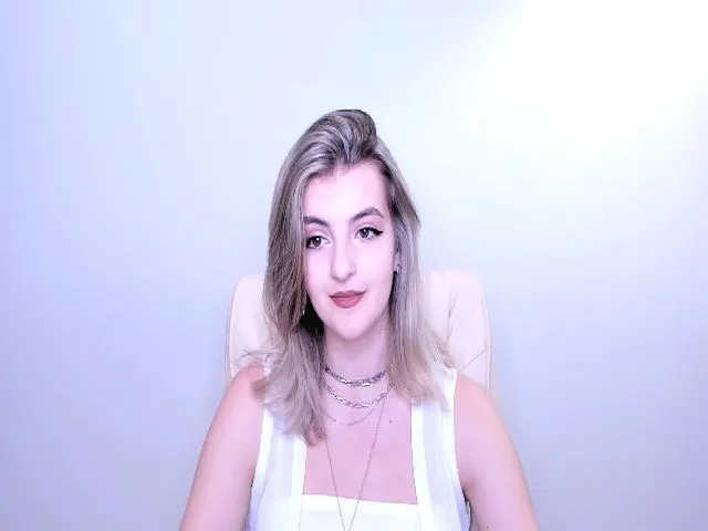 Live sex webcam photo for HelelGretta #252677397