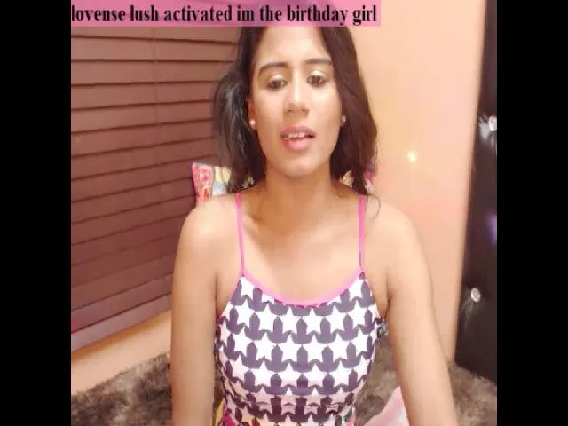 Live sex webcam photo for PARADISEQEEN #253983719