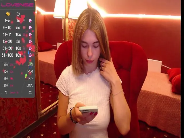Live sex webcam photo for MeowGirll #256780043