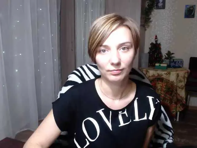 Live sex webcam photo for EmilyWild18 #240889245