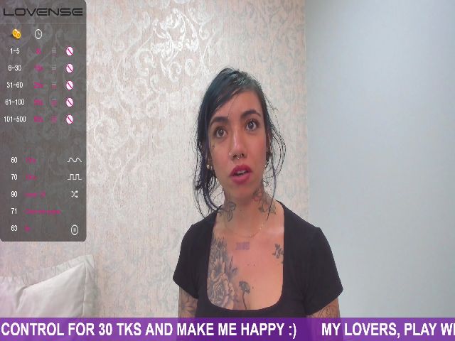 Live sex webcam photo for VioletaRoux #253343241