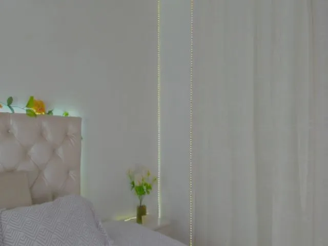 Live sex webcam photo for RubiJasper #253850277