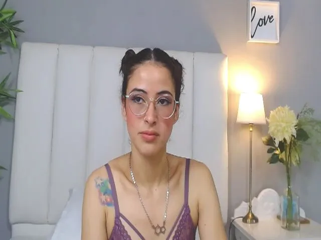 Live sex webcam photo for April_f #261497055