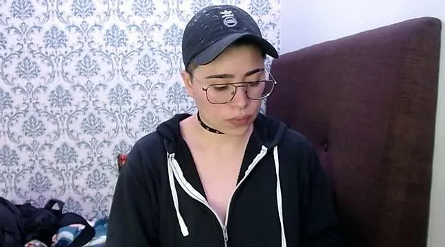 Live sex webcam photo for rouge_zatan #244960853