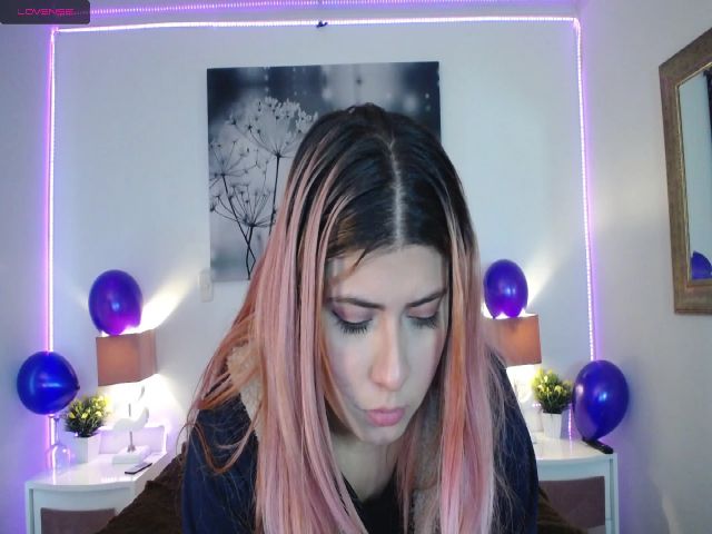 Live sex webcam photo for NicolSaenz #262079546