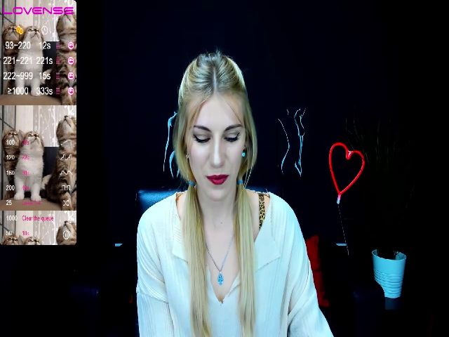 Live sex webcam photo for LiliManchest #261445350