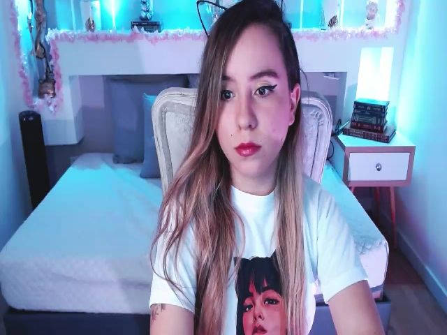 Live sex webcam photo for CiaraWatson #253277316