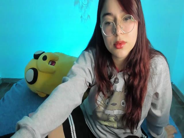 Live sex webcam photo for Evee_moonz #255584064