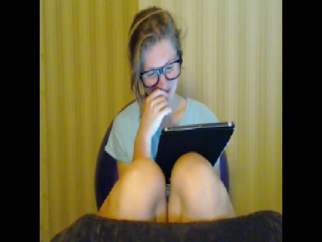 Live sex webcam photo for A_Girlie #258494607