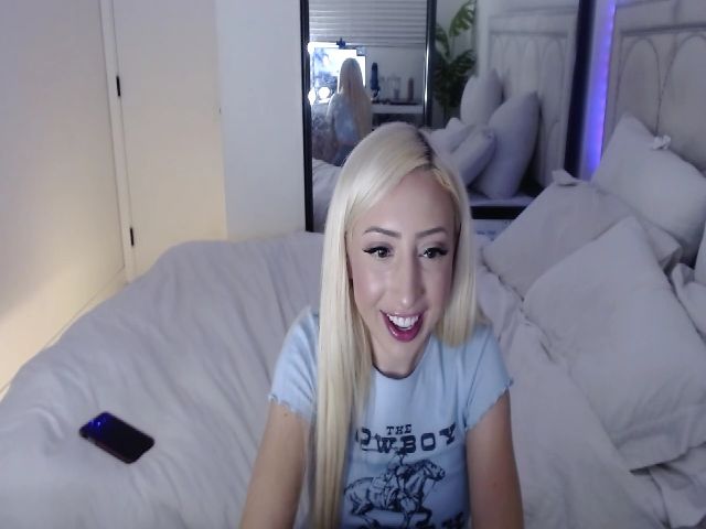 Live sex webcam photo for goddessccleo #252390694