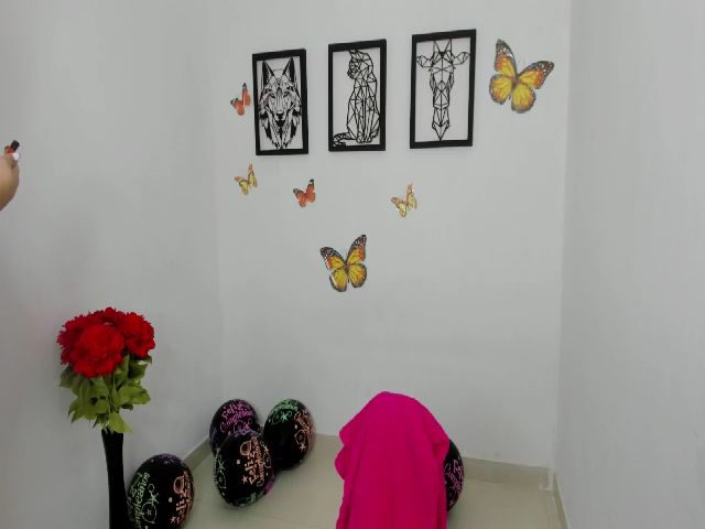 Live sex webcam photo for Juline_smithh #254127947