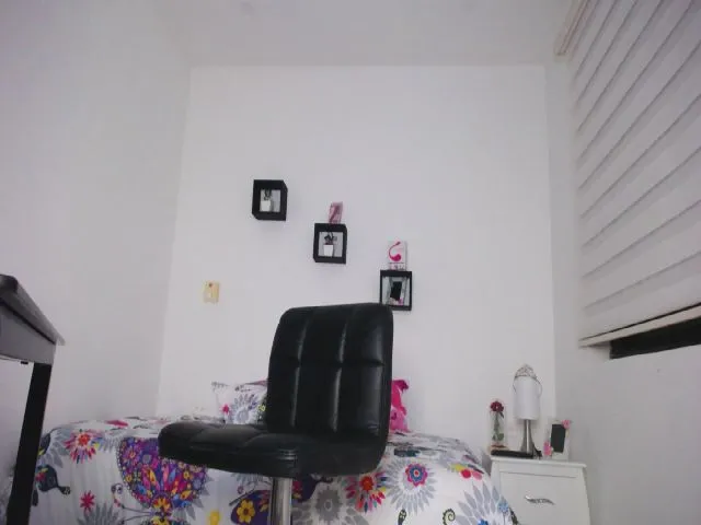 Live sex webcam photo for Darlaa__doll #261251343