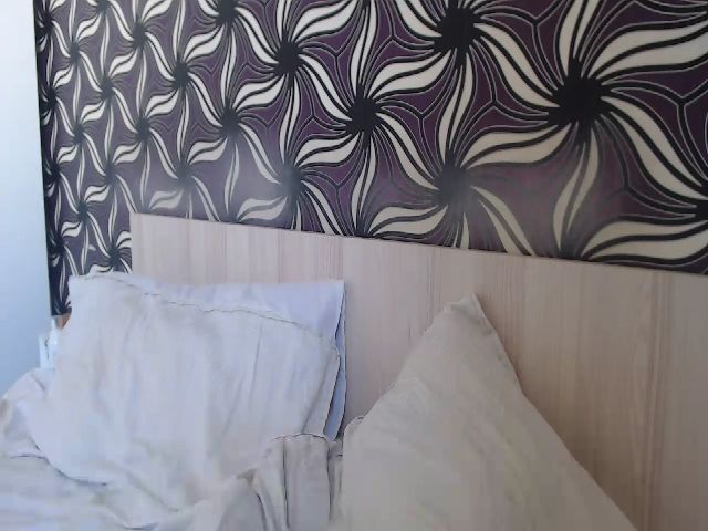 Live sex webcam photo for MilenaDivine #252781188