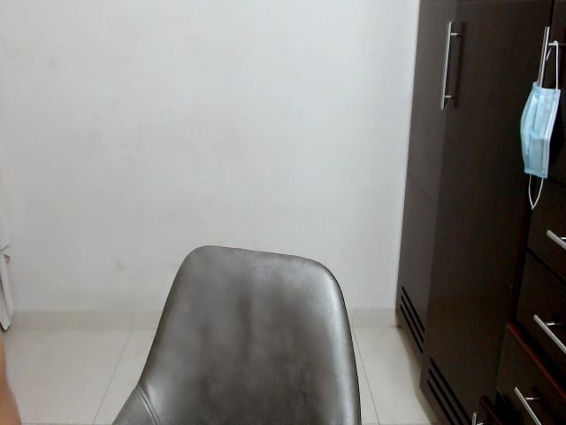 Live sex webcam photo for Angelina323 #253961525