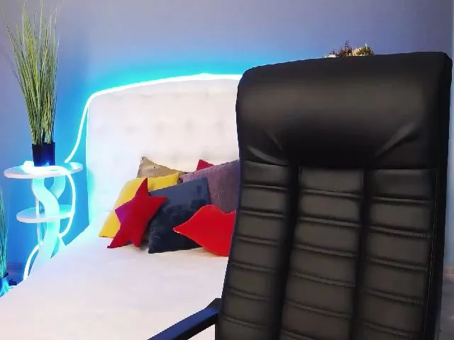 Live sex webcam photo for VictoriaJamy #264260358