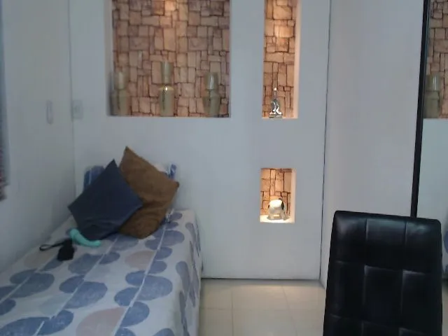 Live sex webcam photo for nicollewalton #254265252