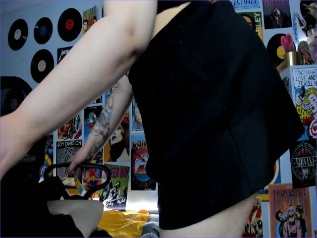 Live sex webcam photo for EsmiraWaild #259953035