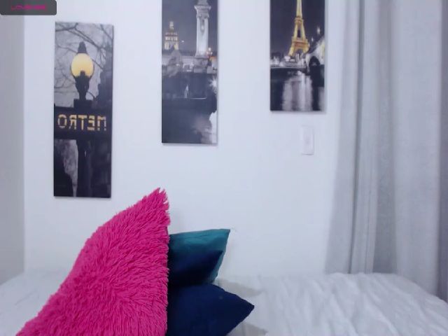 Live sex webcam photo for Alessiafioore #259289421