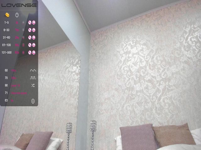 Live sex webcam photo for VioletaRoux #253715920