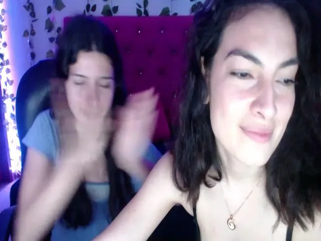 Live sex webcam photo for Emma__Cute #263647993