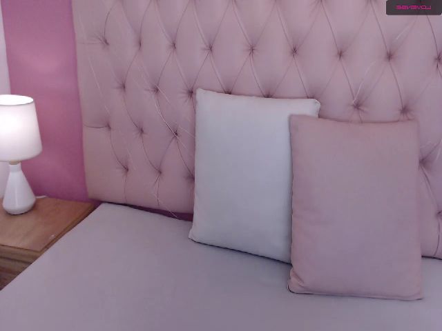 Live sex webcam photo for Keyra_R #253163427