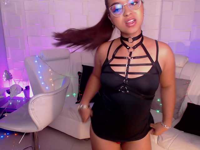 Live sex webcam photo for AnnieJacobs #241420953