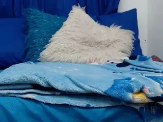 Live sex webcam photo for Honey21_ #251683569