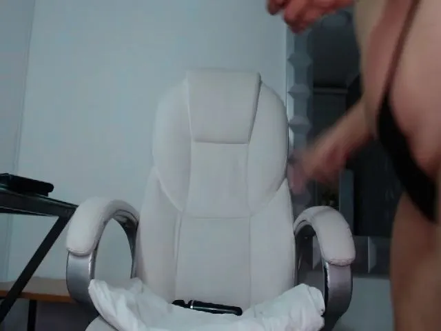 Live sex webcam photo for Roxaneharper #263946336