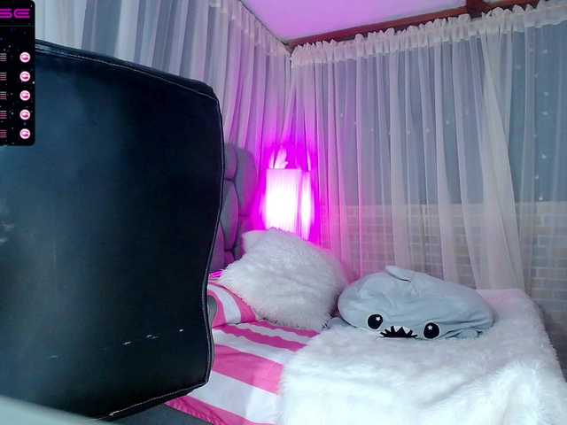 Live sex webcam photo for Sofia-Leon #243342571