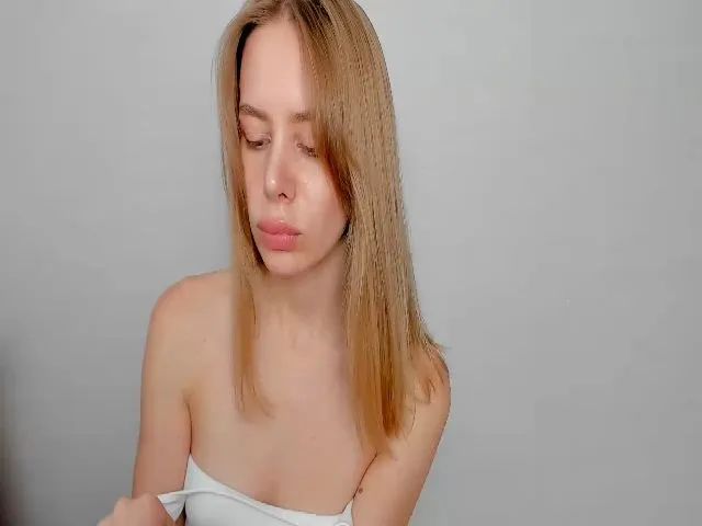 Live sex webcam photo for WowAlina_ #254795653