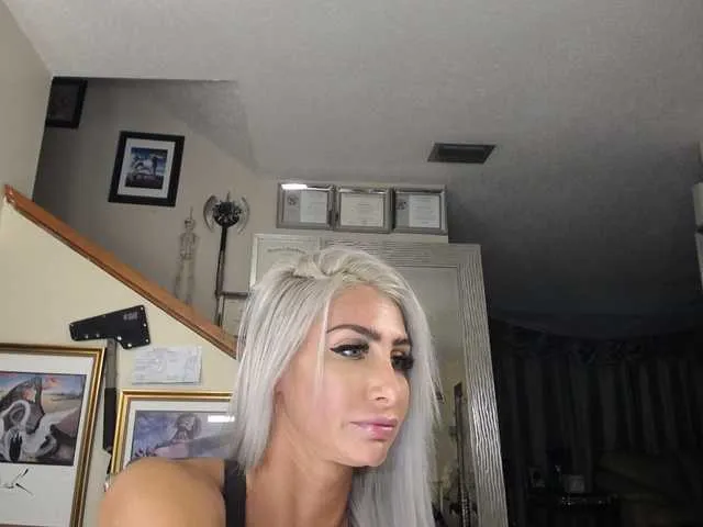 Live sex webcam photo for adrianna_fox #287953126