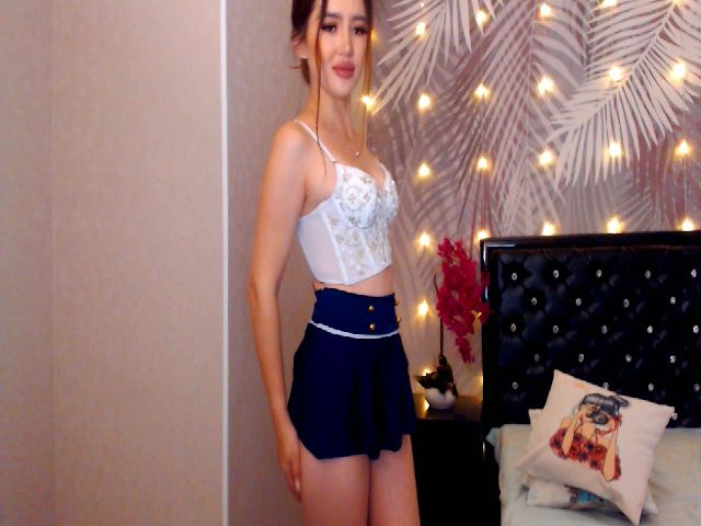 Live sex webcam photo for MiraKyong #254361801