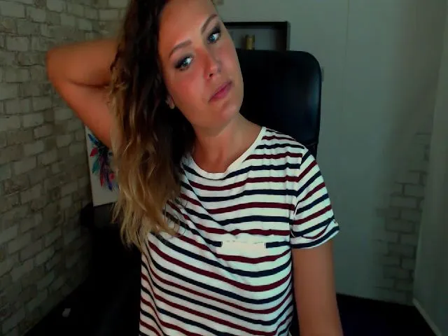 Live sex webcam photo for Noreya #253894440