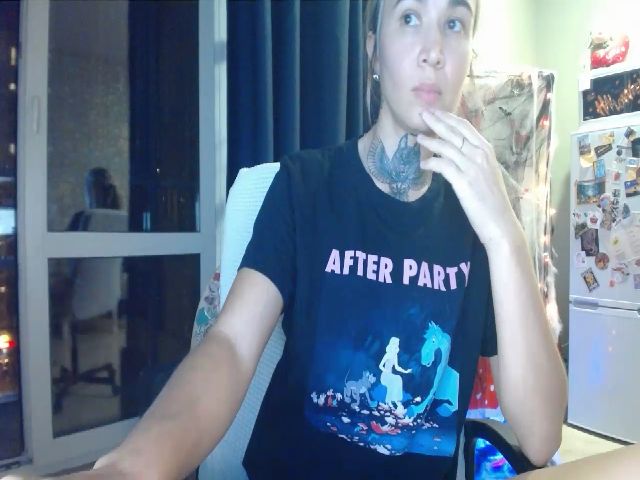 Live sex webcam photo for Angie_Wild #258330871