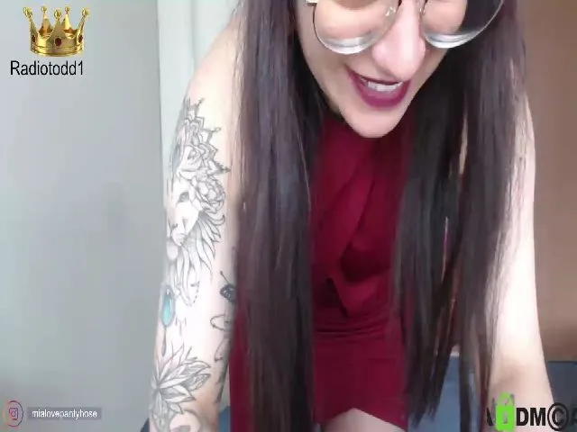 Live sex webcam photo for Miahot21 #257658305