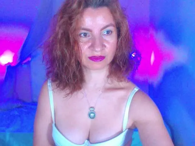 Live sex webcam photo for AliceMiller13 #259434968